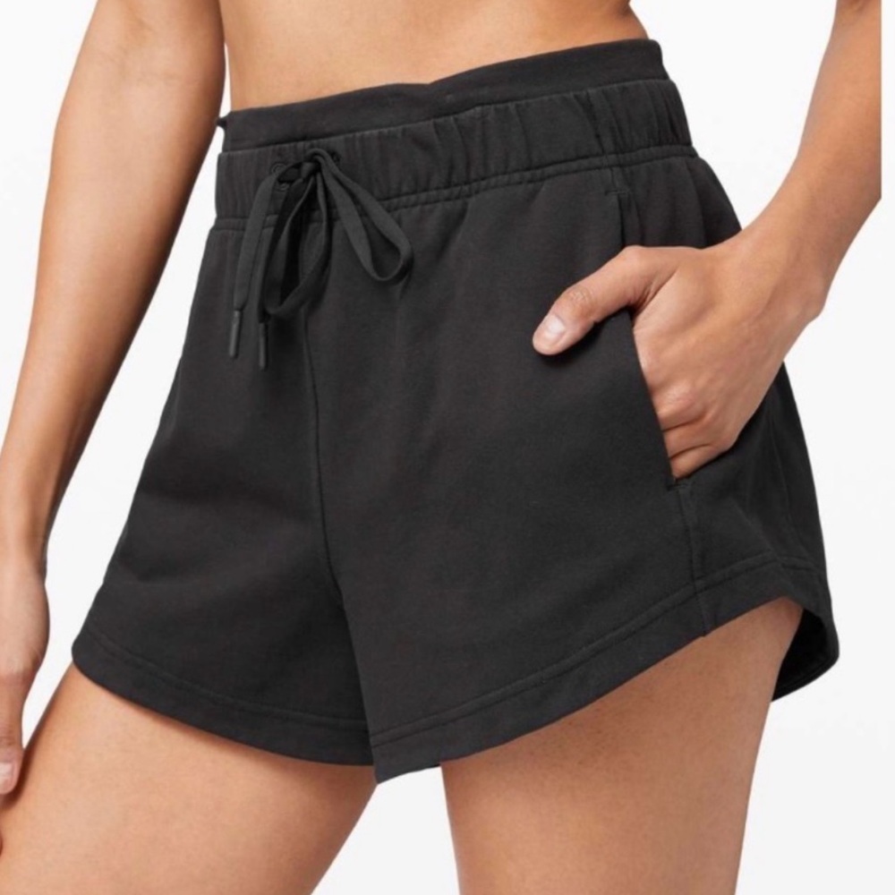 lululemon inner glow shorts